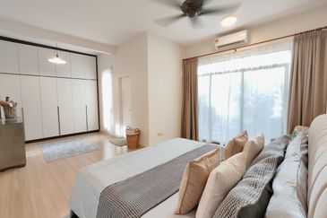 Crescent Park Townvilla