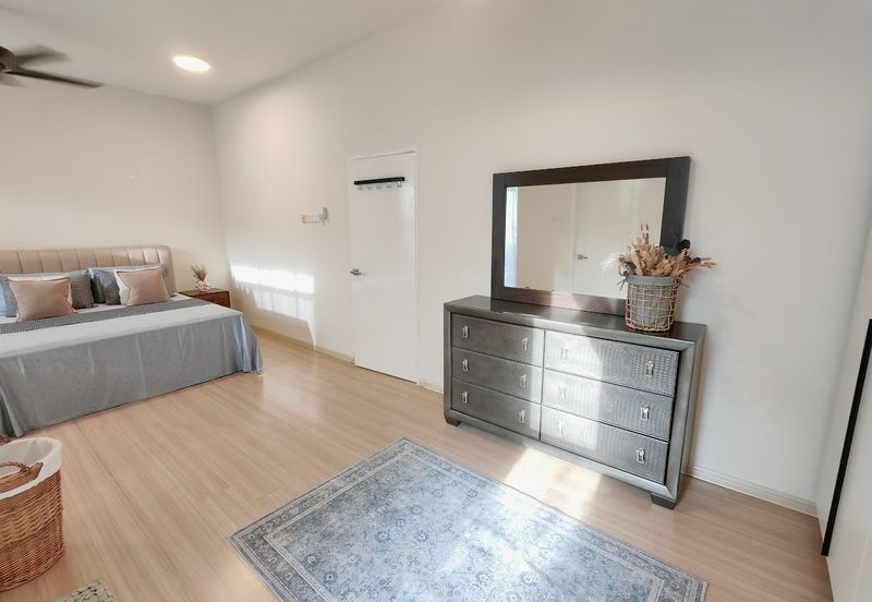 Crescent Park Townvilla