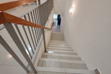 Crescent Park Townvilla