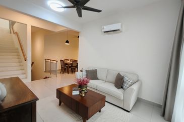 Crescent Park Townvilla