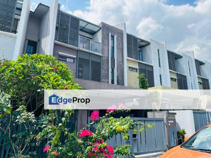 3 Storey Superlink House Laman Glenmarie Shah Alam, Selangor, Glenmarie