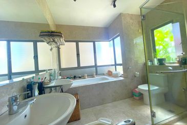 Changkat Kiara Surya