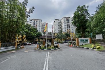 Pangsapuri Kristal (Crystal Tower), Taman Bukit Indah