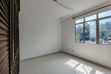 Pangsapuri Kristal (Crystal Tower), Taman Bukit Indah