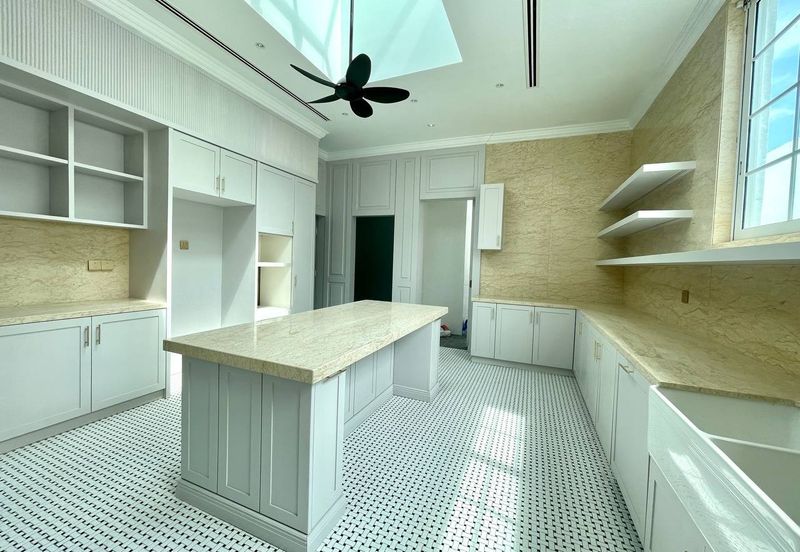 Putra Hill Residency