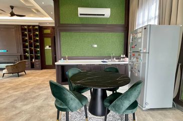 Putra Hill Residency