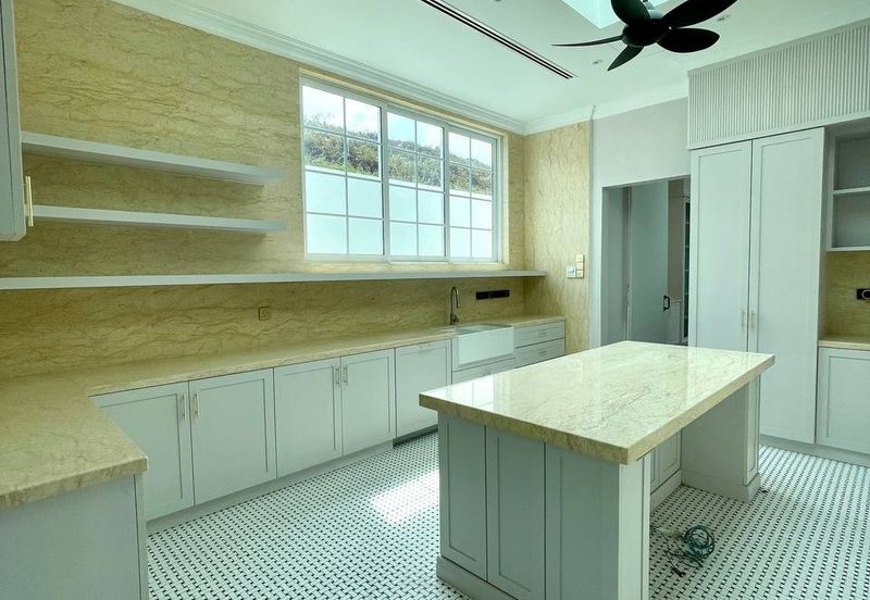 Putra Hill Residency