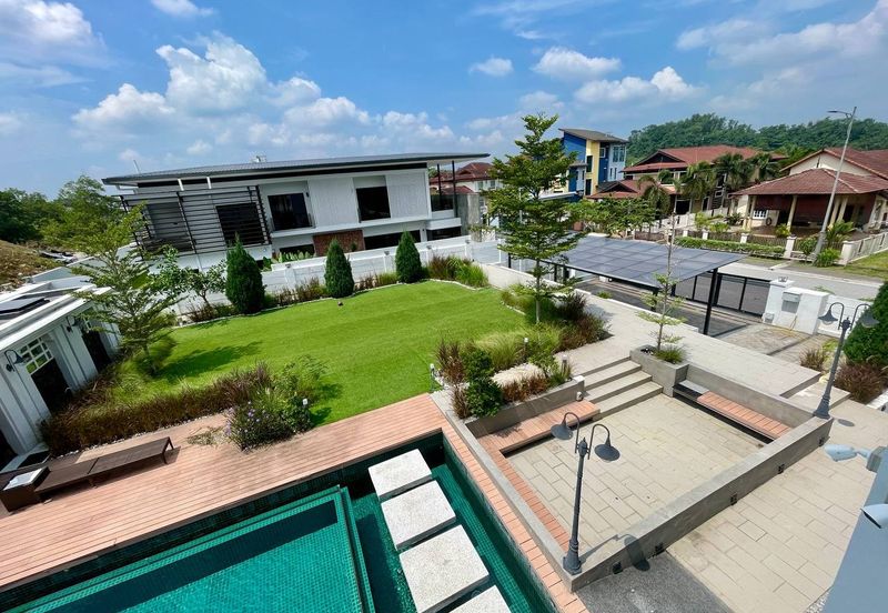 Putra Hill Residency