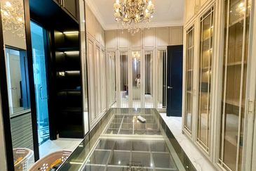 Putra Hill Residency