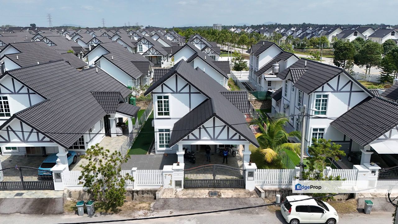  [FULLY FURNISHED] 1.5 STOREY BUNGALOW ENGLISH DESIGN Tanjung Gapam Ayer Keroh Melaka, Melaka, Bemban