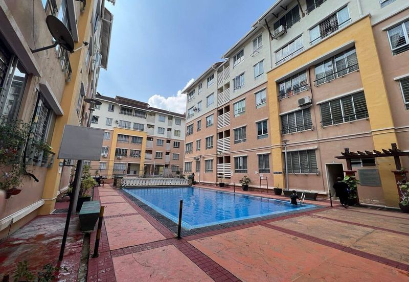 Laman Suria e-Resort Apartment