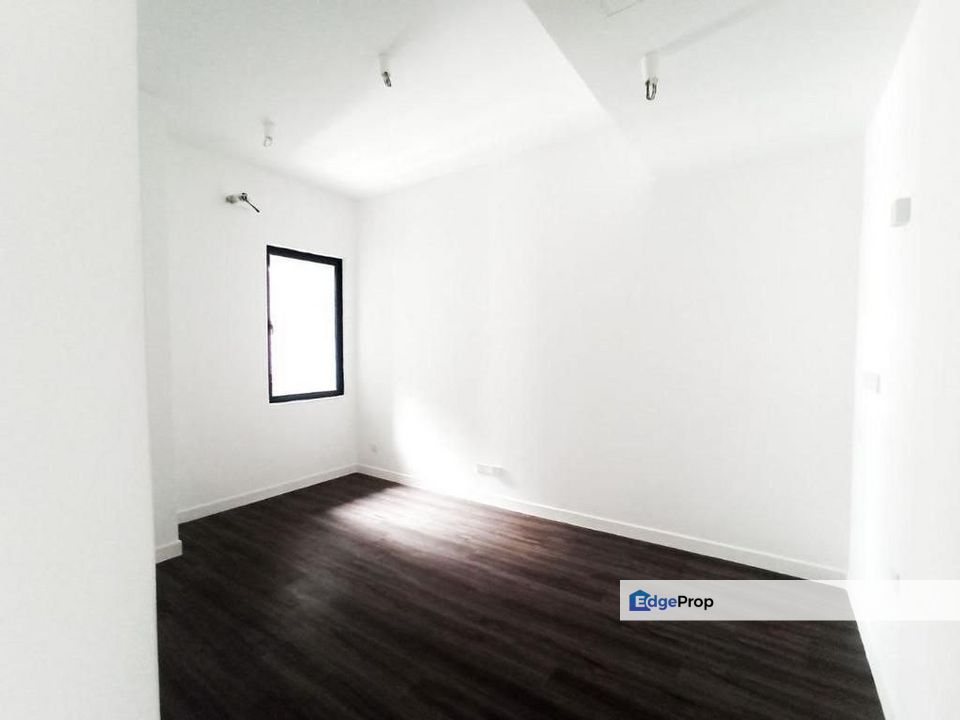 Paramount Urbano Ultropolis Glenmarie Shah Alam Level 8 Pool View, Selangor, Shah Alam