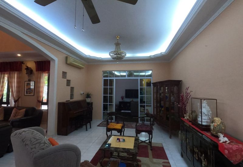 Jalan Suasana, Bandar Tun Hussein Onn