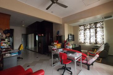 Jalan Suasana, Bandar Tun Hussein Onn