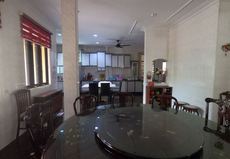 Jalan Suasana, Bandar Tun Hussein Onn