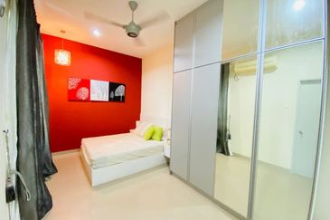 Puncak Pinggiran Putra