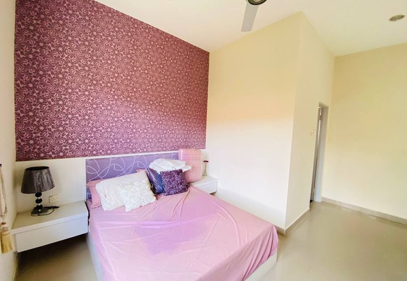 Puncak Pinggiran Putra