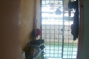 Pangsapuri Putra Damai