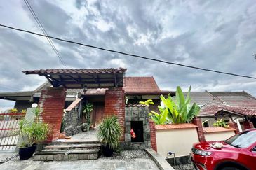  [FACING OPEN] 2-Sty Semi D House Taman Melawati KL 