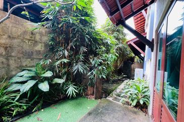 Prime Balinese Bungalow 3 Storey at Presint 10 Putrajaya
