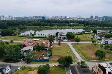 Perdana Lakeview East