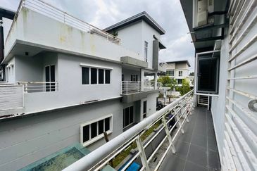 Perdana Lakeview East