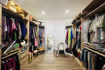 Perdana Lakeview East