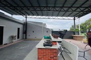 Perdana Lakeview East