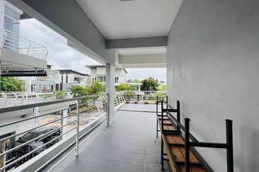 Perdana Lakeview East