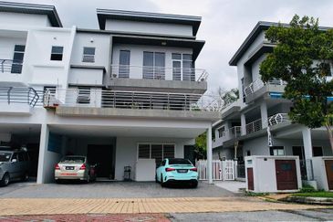 Perdana Lakeview East