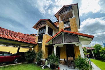 Luxurious Corner Kenny Hills Bungalow in the Heart of Bukit Tunku 