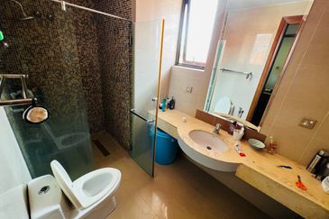 Luxurious Corner Kenny Hills Bungalow in the Heart of Bukit Tunku 