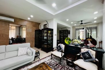 Luxurious Corner Kenny Hills Bungalow in the Heart of Bukit Tunku 