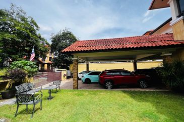 Luxurious Corner Kenny Hills Bungalow in the Heart of Bukit Tunku 