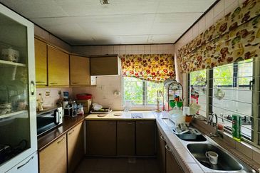 4 STOREY BUNGALOW TAMAN DUTA, KUALA LUMPUR 