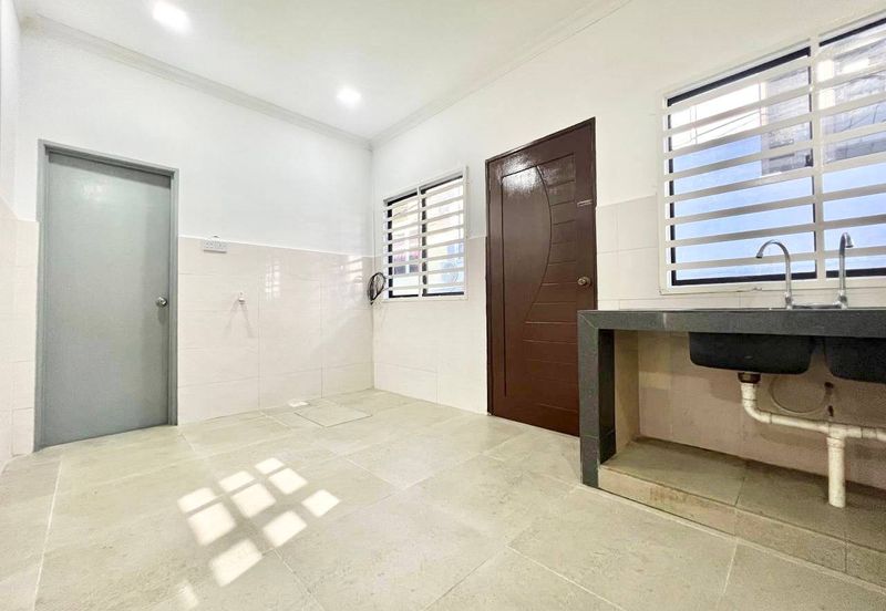 Taman Mawar, Bandar Baru Salak Tinggi