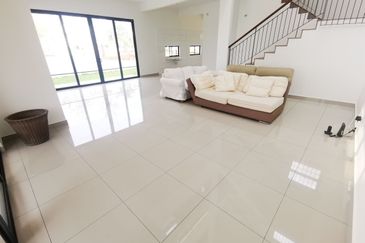 Lucent Residence @ twentyfive.7