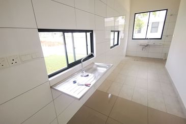 Lucent Residence @ twentyfive.7