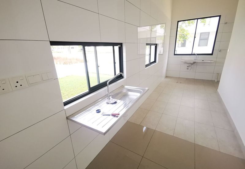 Lucent Residence @ twentyfive.7