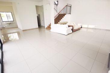 Lucent Residence @ twentyfive.7