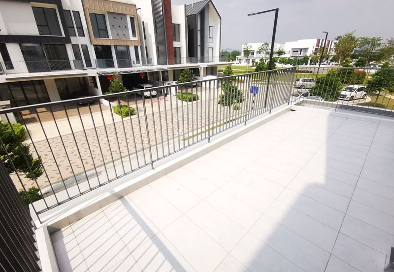 Lucent Residence @ twentyfive.7