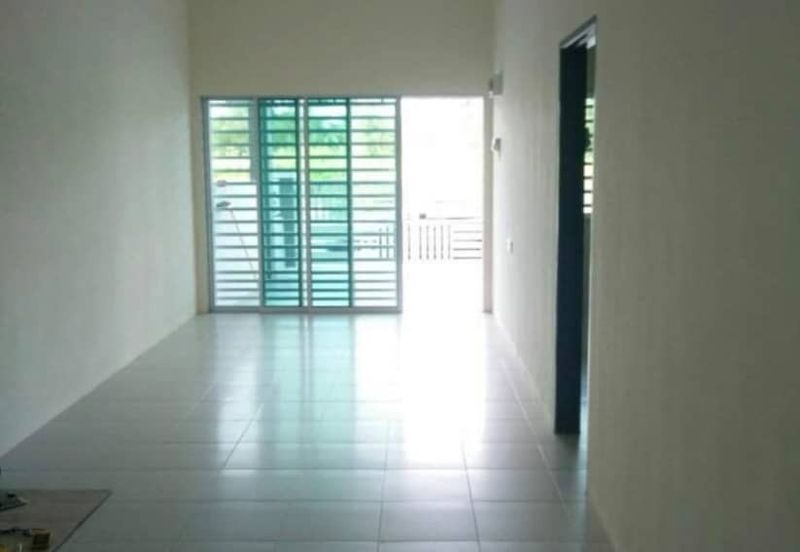 TERES SETINGKAT TAMAN TRONOH UNIVERSITI LALUAN 1