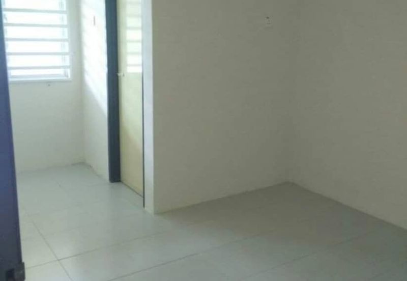 TERES SETINGKAT TAMAN TRONOH UNIVERSITI LALUAN 1