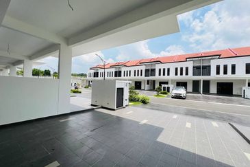 Reef Of Tropics, Setia Eco Glades