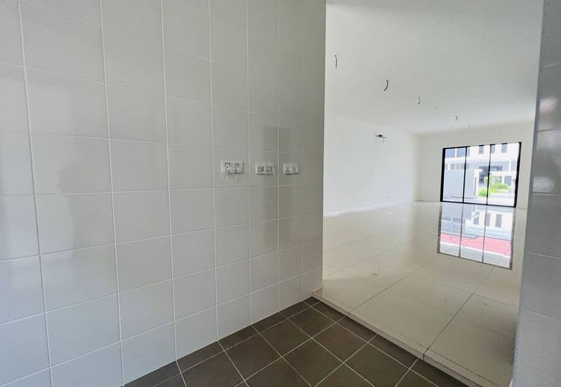 Reef Of Tropics, Setia Eco Glades