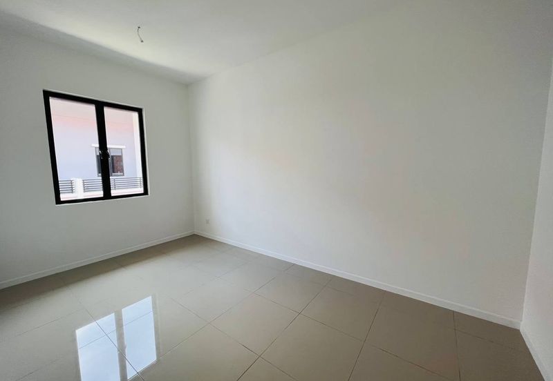 Reef Of Tropics, Setia Eco Glades