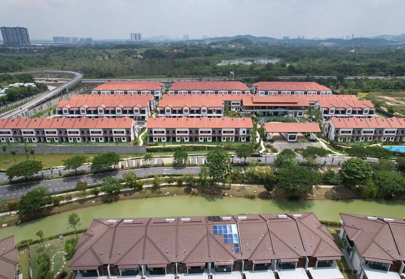 Reef Of Tropics, Setia Eco Glades