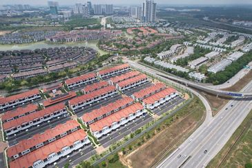 Reef Of Tropics, Setia Eco Glades