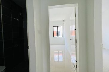 Reef Of Tropics, Setia Eco Glades