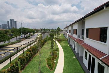 Reef Of Tropics, Setia Eco Glades